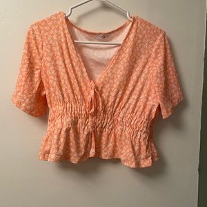 Size medium coral cropped top